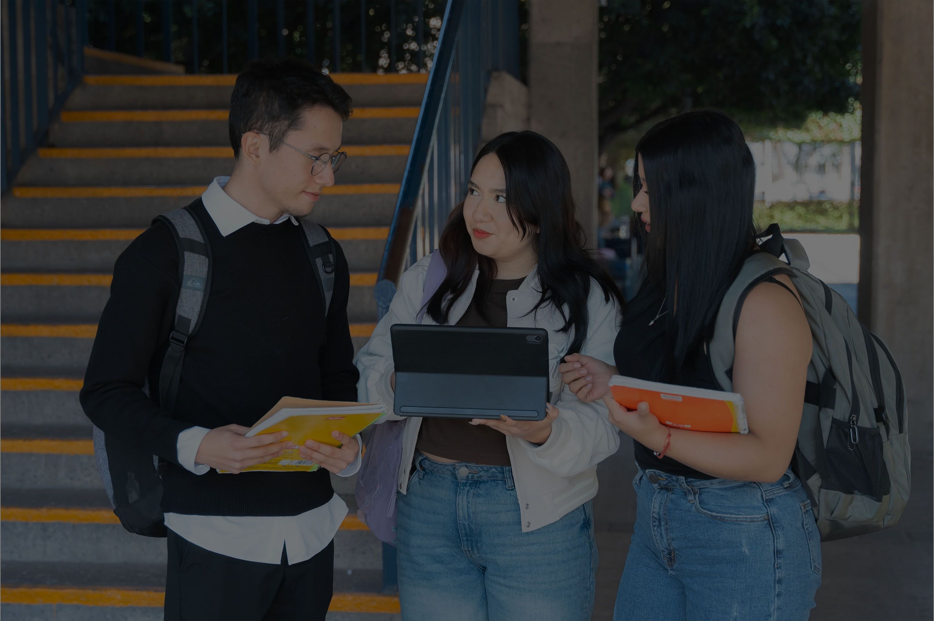 Estudia tu licenciatura y llega más lejos en UTEG