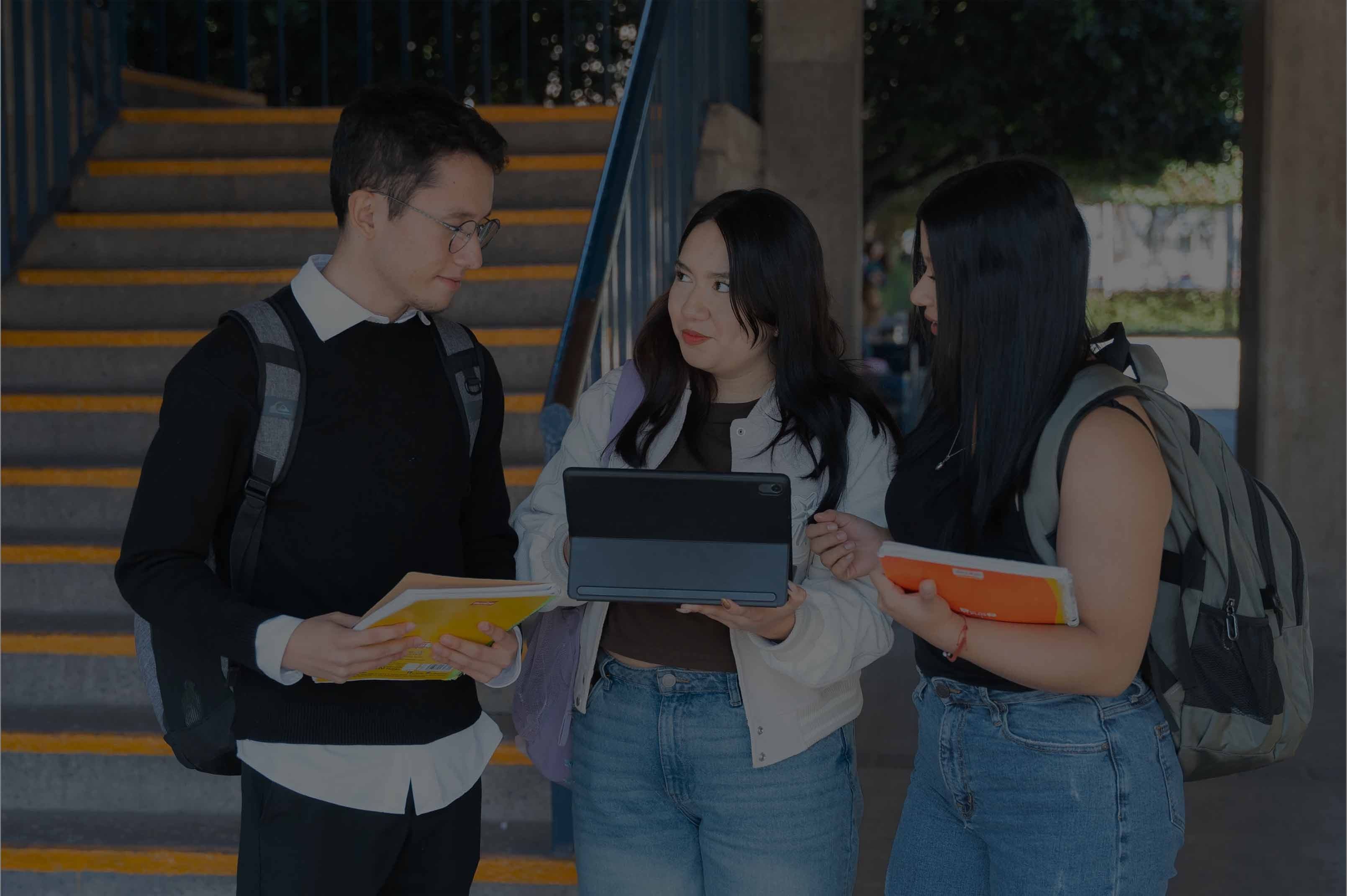 Estudia tu licenciatura y llega más lejos en UTEG