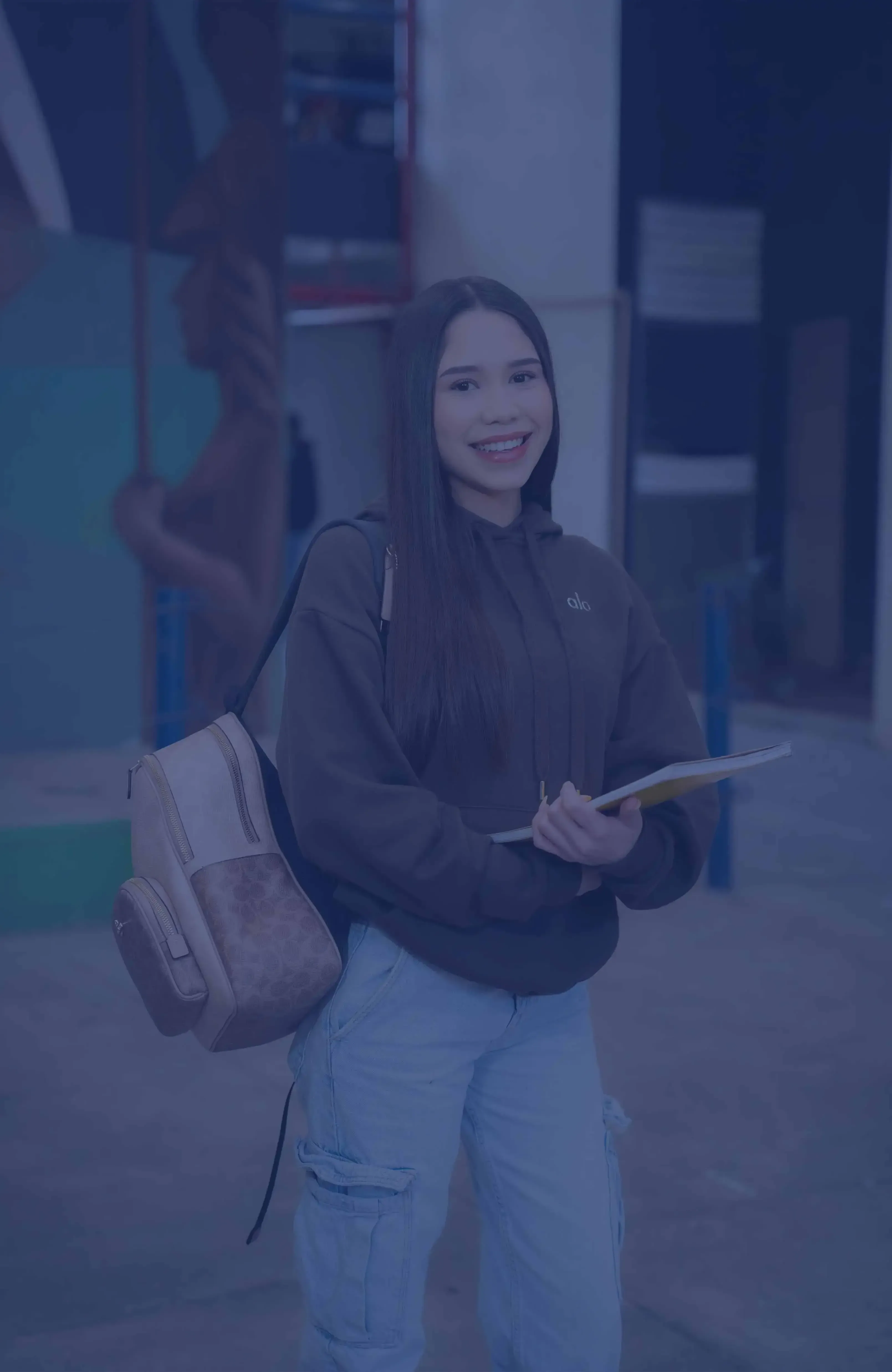 ¡Habla con un asesor y asegura tu lugar en UTEG!