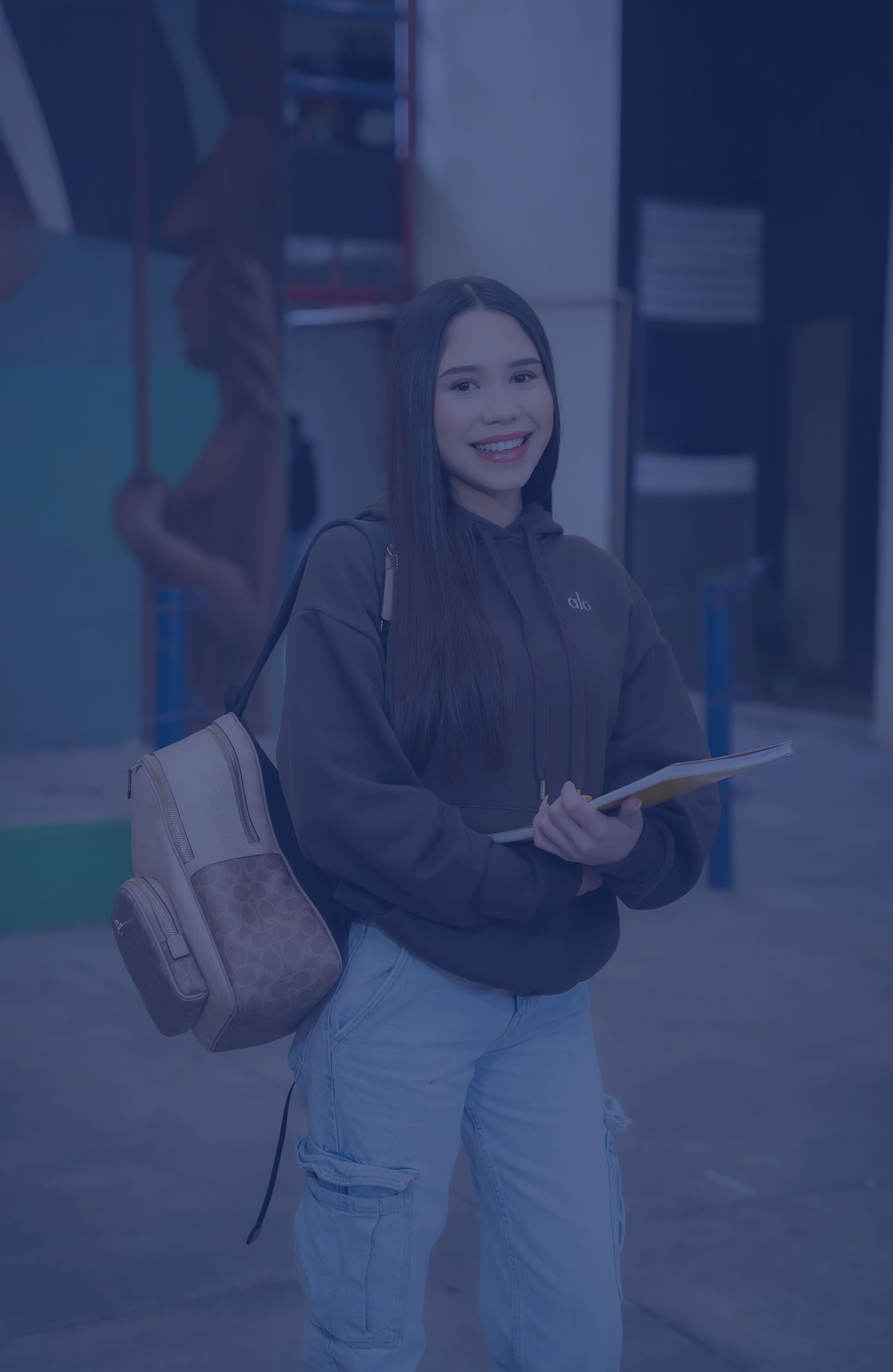 ¡Habla con un asesor y asegura tu lugar en UTEG!
